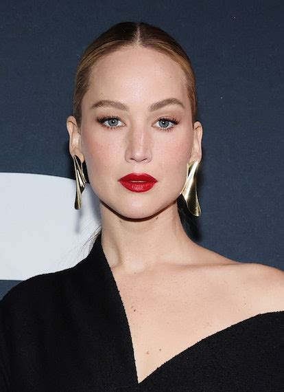 Jennifer Lawrence's Bright Red Lipstick Has A History Dating 